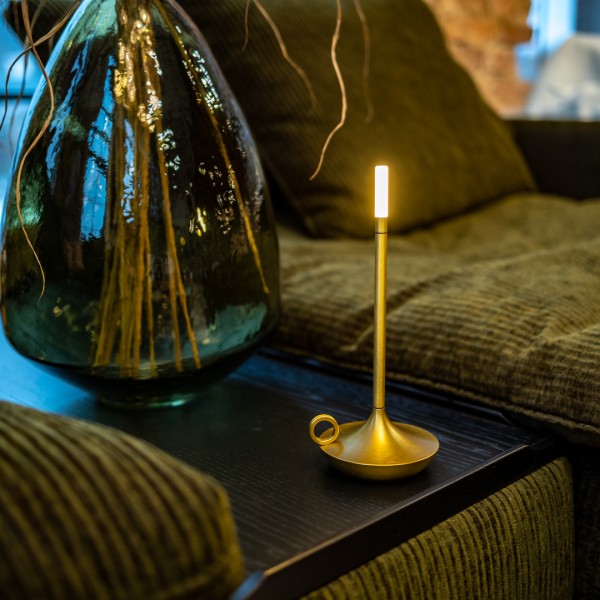 ĮKRAUNAMAS ŠVIESTUVAS ŽVAKĖ aukso spalvos