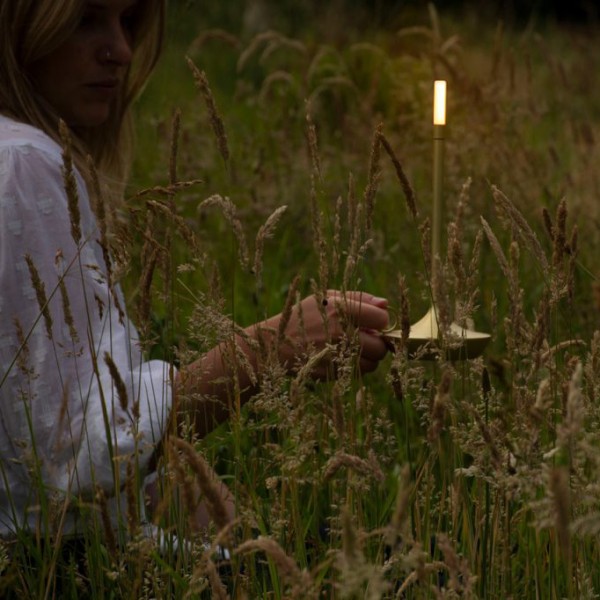 ĮKRAUNAMAS ŠVIESTUVAS ŽVAKĖ juodas